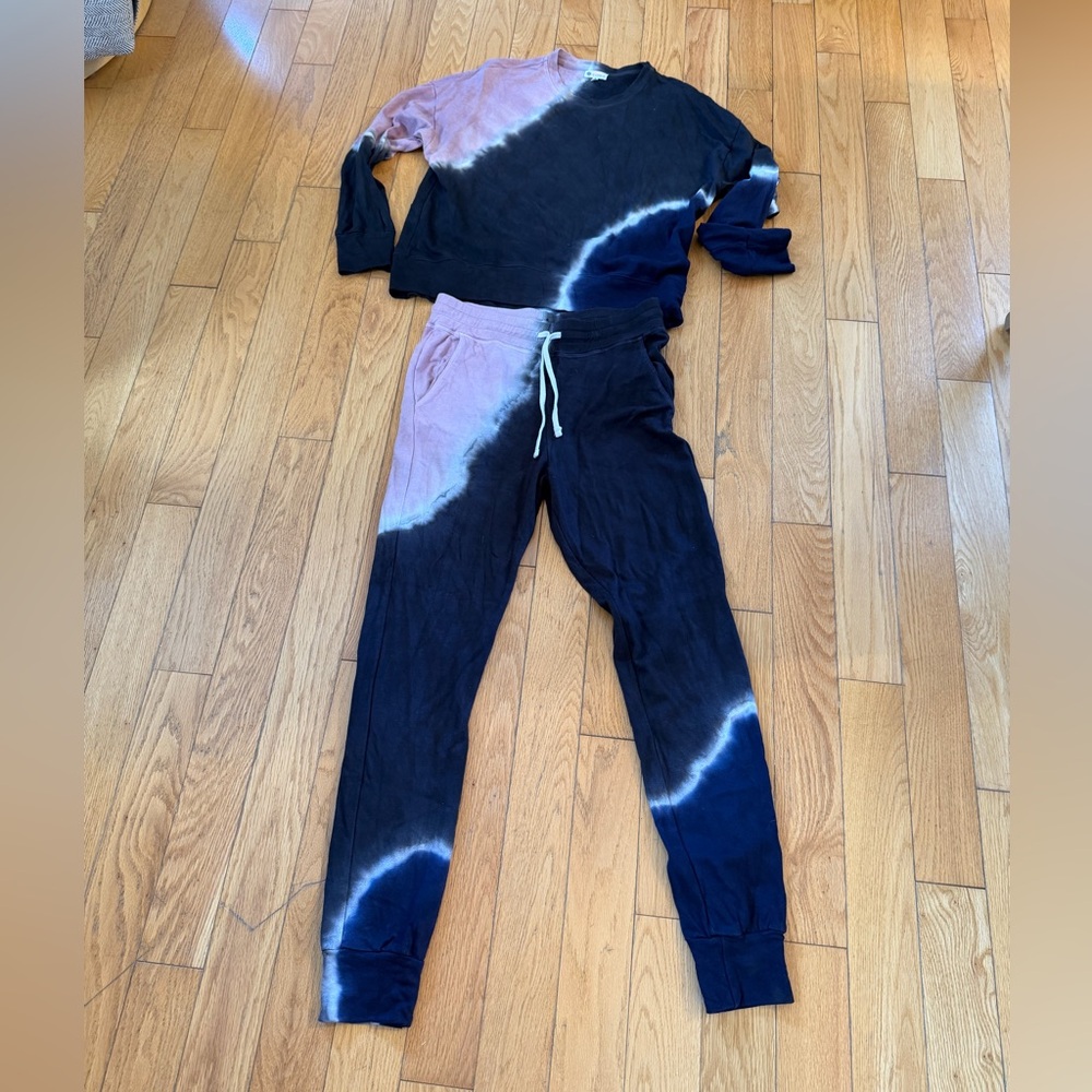 Evereve Pink and Navy Tie-Dye sweatsuit medium Set